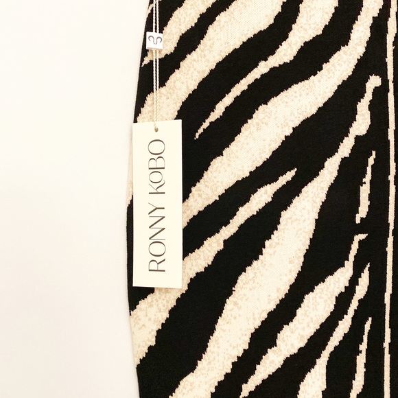 Ronny Kobo Caden Zebra Print Pencil Skirt in size Large NWT - Picture 4 of 10